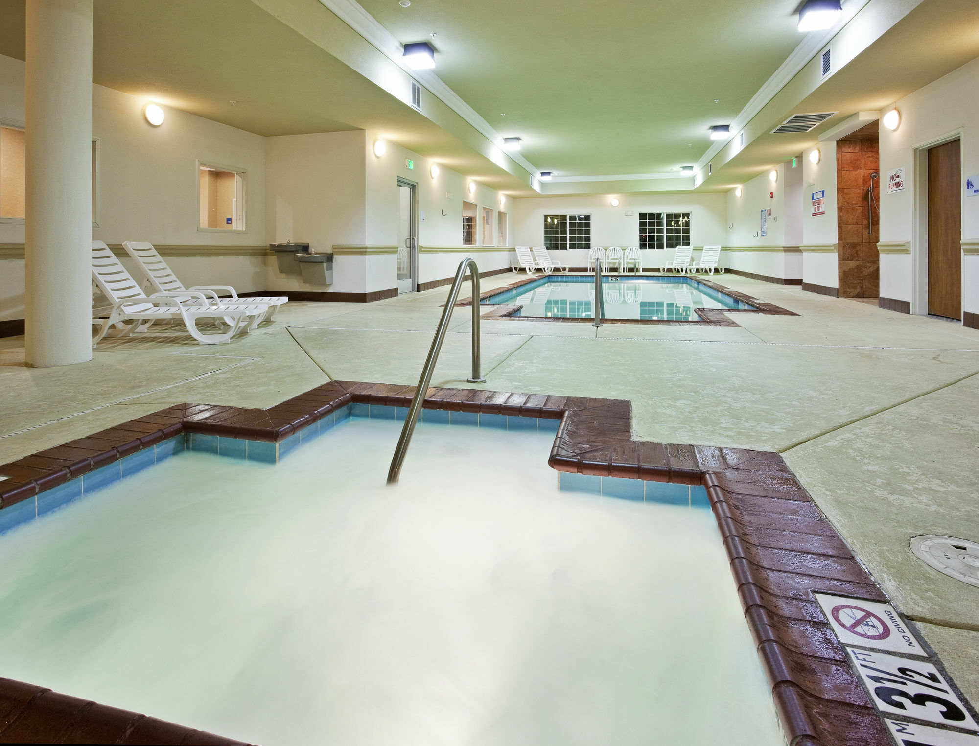 Holiday Inn Express And Suites Klamath Klamath Falls Esterno foto
